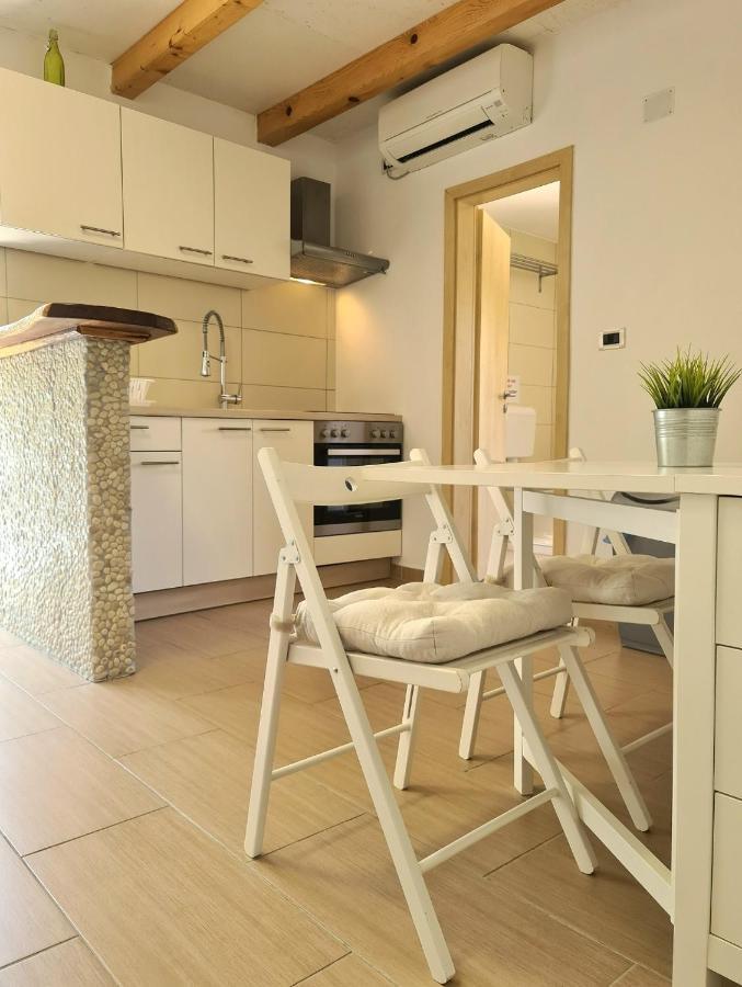 Apartments Sveti Ivan Moscenicka Draga Bagian luar foto
